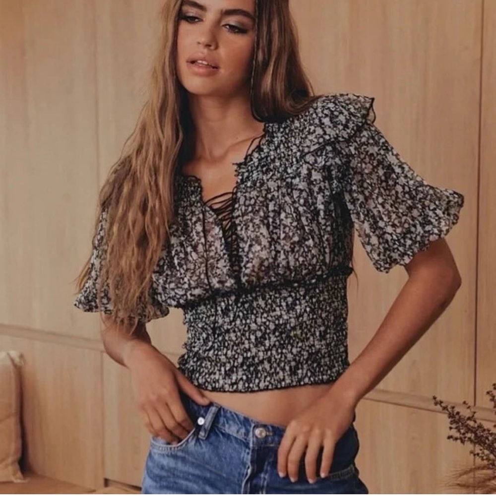 Floral Ruffle Smocked Top - Black